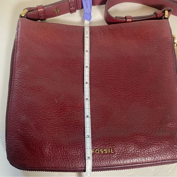 Fossil Vintage Burgundy Pebble Leather Purse W/Adjustable Zipper Sides - Picture 13 of 14
